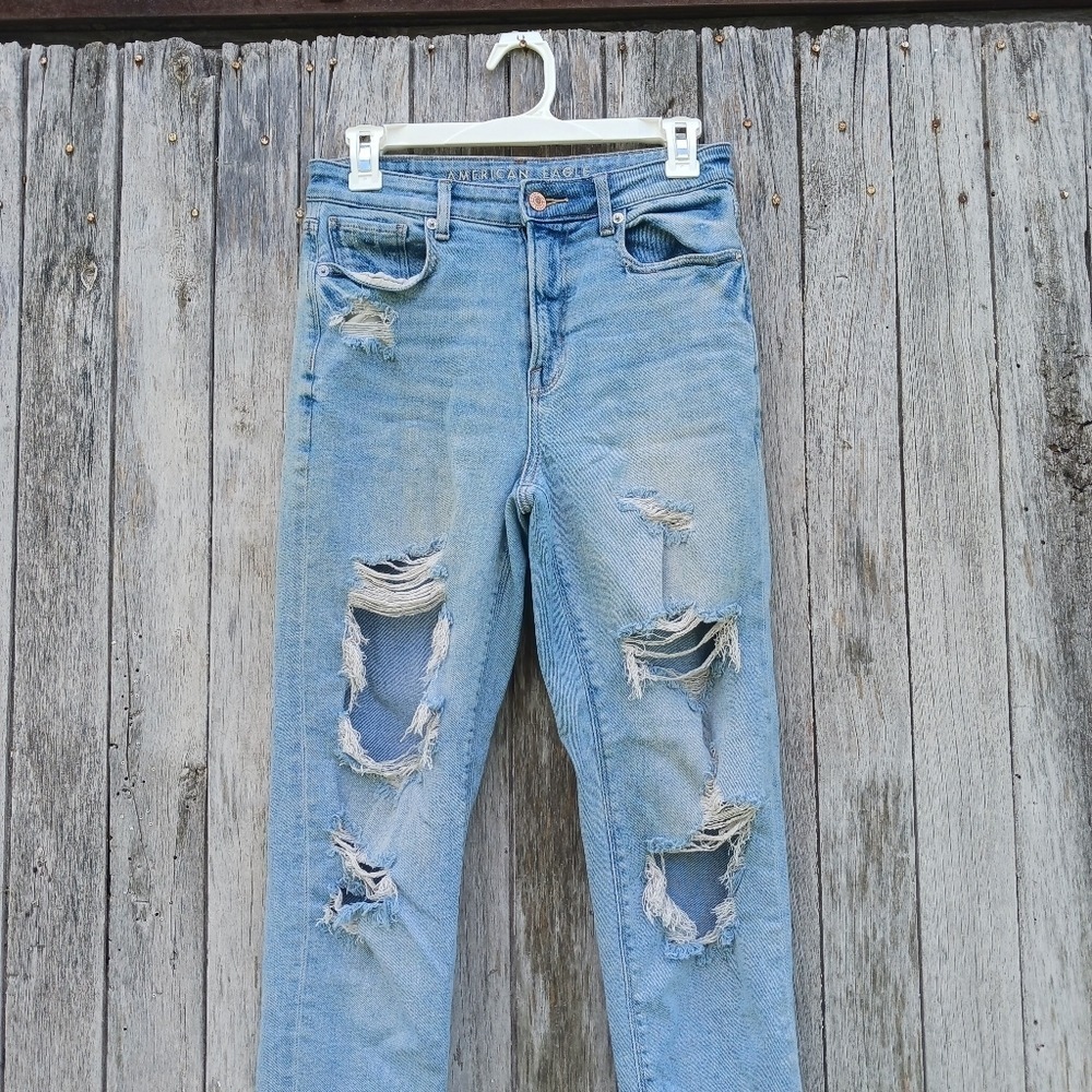American Eagle Stretch Mom Jeans Distressed Women's Sz 2  Blue High-Rise  Denim - Picture 6 of 6